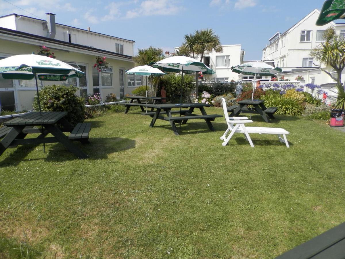 Wayside Cheer Hotel Castel Екстер'єр фото
