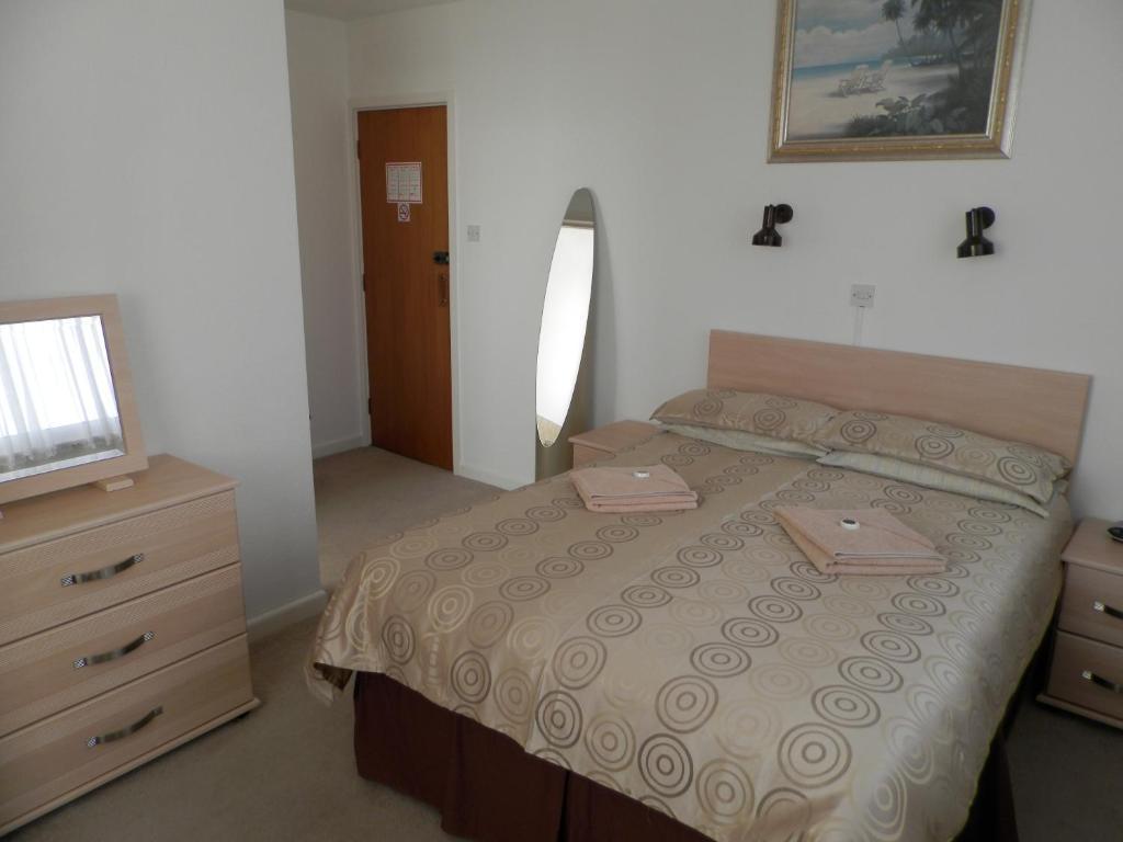 Wayside Cheer Hotel Castel Екстер'єр фото