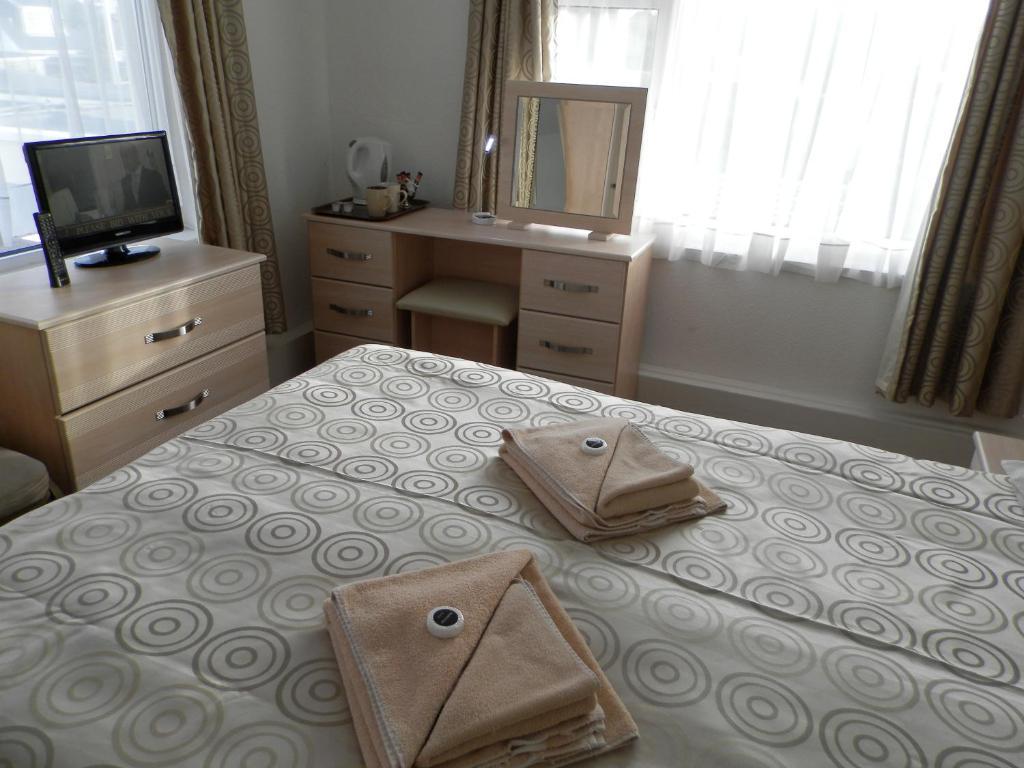 Wayside Cheer Hotel Castel Екстер'єр фото
