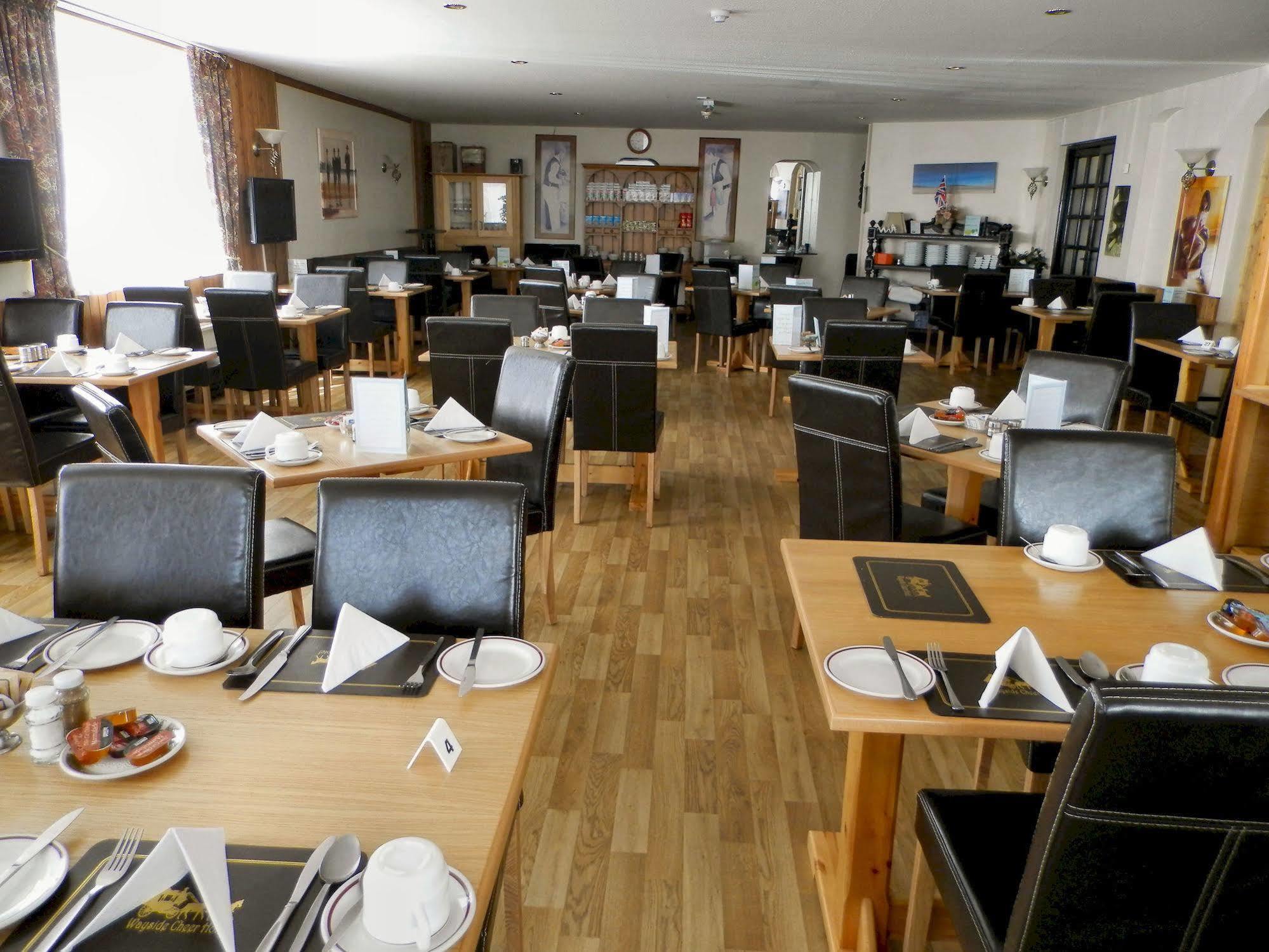 Wayside Cheer Hotel Castel Екстер'єр фото