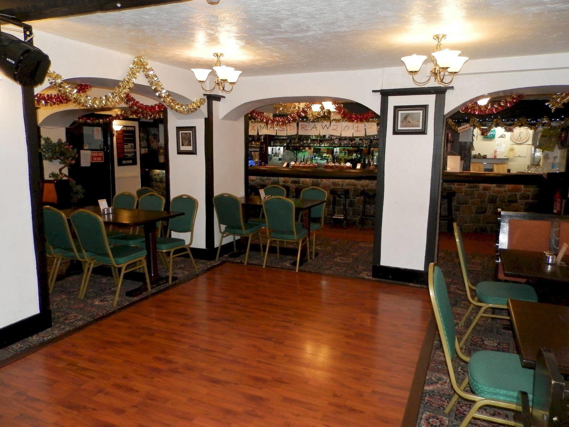 Wayside Cheer Hotel Castel Екстер'єр фото