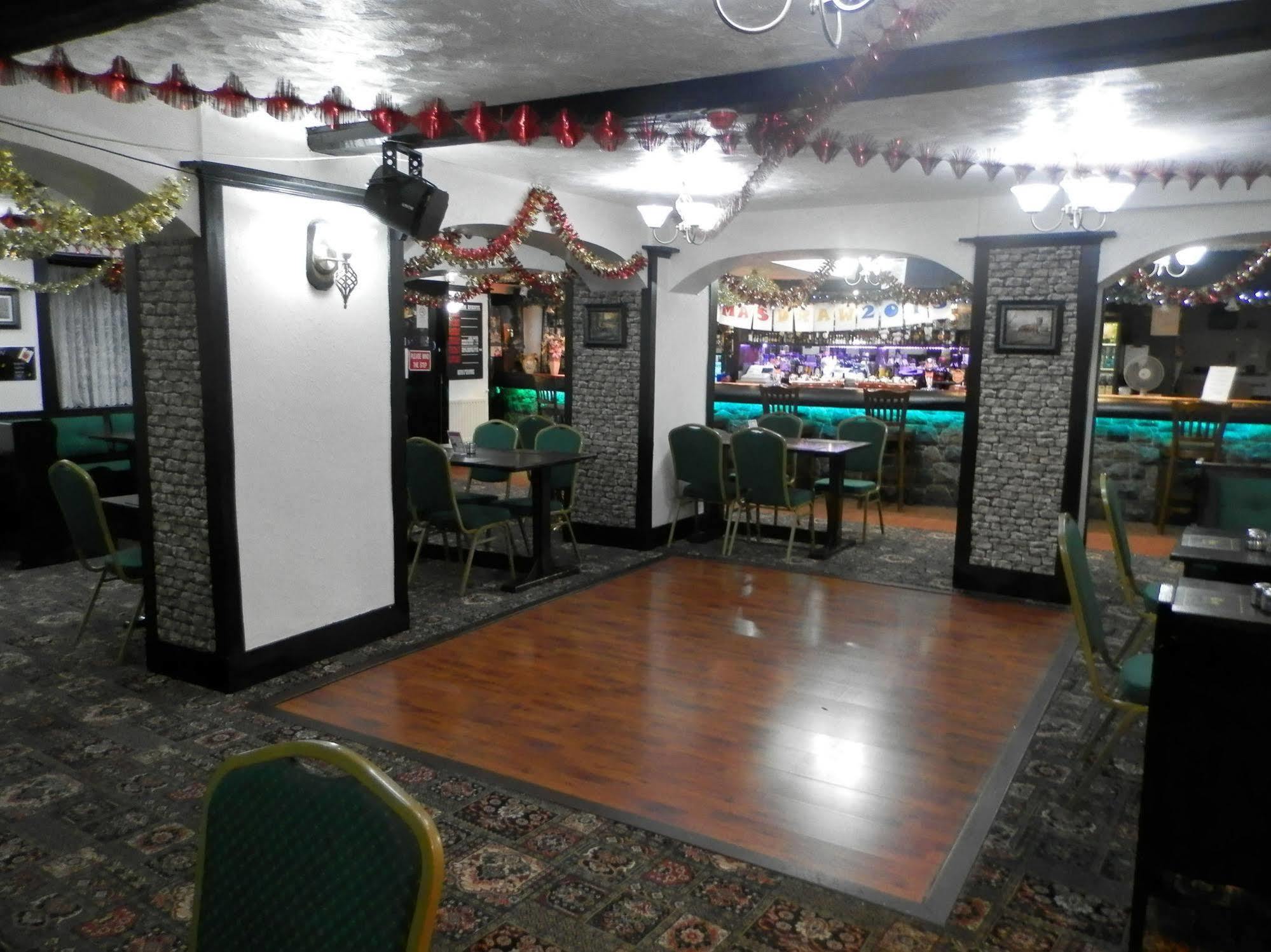 Wayside Cheer Hotel Castel Екстер'єр фото